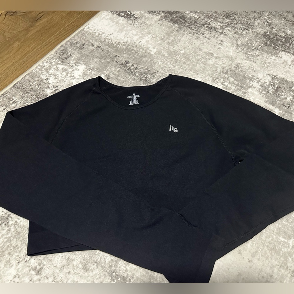 ❤️Long sleeve Black Crop Top with Logo Detail❤️